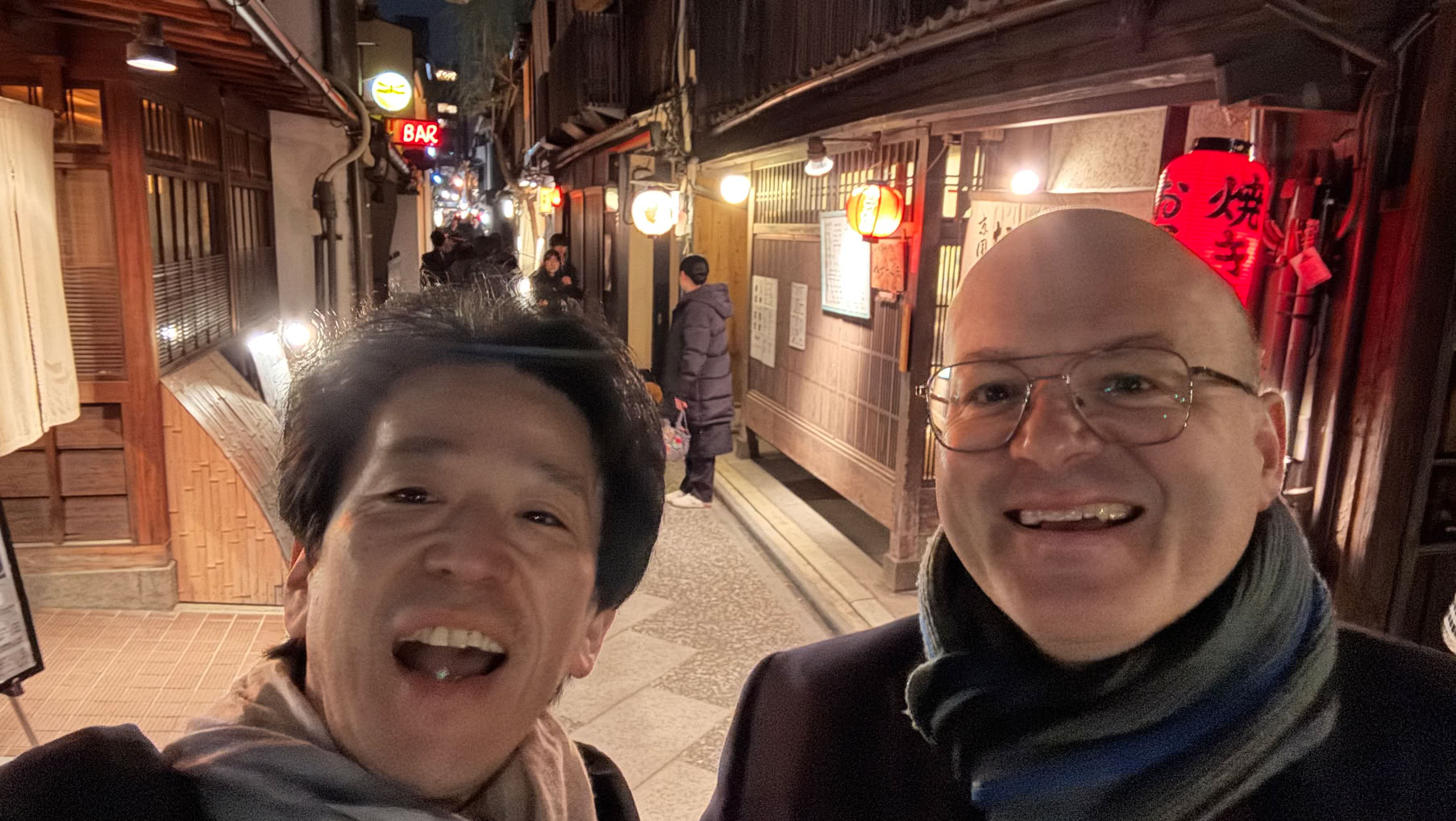 世界の専門家と、同じ症例を囲んで 賀川義規　Yoshinori Kagawa 今回は、ブラジルから Rodrigo Oliva Perez先生、ドイツから Emmanouil Fokas先生、米国から J. Joshua Smith先生をお迎えしました。外科医だけでなく、内視鏡医、放射線診断医、腫瘍内科医など、計45名が参加しました。