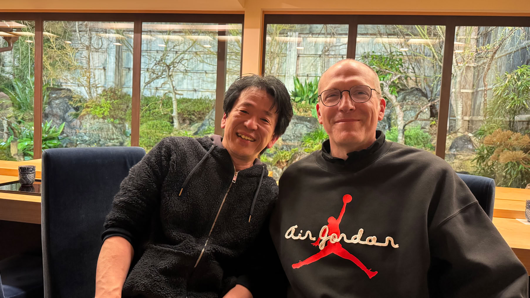 世界の専門家と、同じ症例を囲んで 賀川義規　Yoshinori Kagawa 今回は、ブラジルから Rodrigo Oliva Perez先生、ドイツから Emmanouil Fokas先生、米国から J. Joshua Smith先生をお迎えしました。外科医だけでなく、内視鏡医、放射線診断医、腫瘍内科医など、計45名が参加しました。